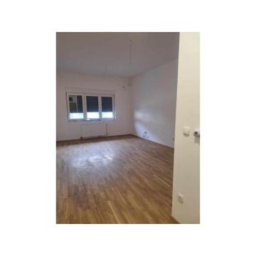 Prodajem trosoban stan, 61m2, Novi Sad 