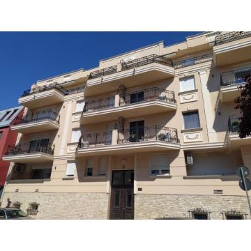 Prelep četvorosoban stan u strogom centru Pančeva-novogradnja