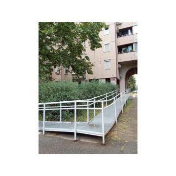 Продаја 4.0 стан Челебоновића Бежанијска Коса Нови Београд рампа за инвалидска колица