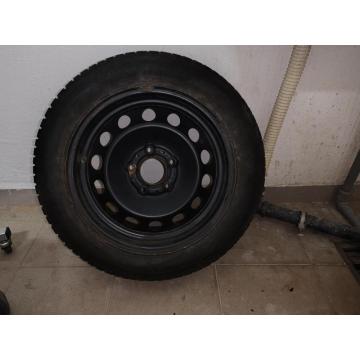 Gume zimske 205 55 16 na celicnim felnama