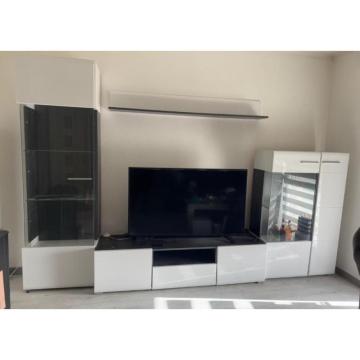 Prodaje se TV komoda sa 2 vetrine 