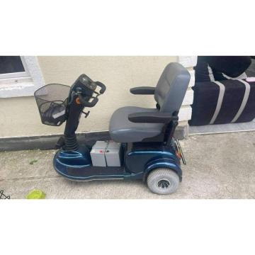 Invalidski skuter elektricni