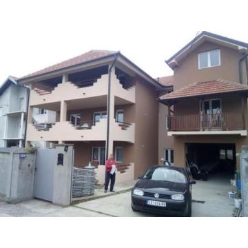 Demit fasada sa nasim ili Vasim materijalom, moja skela