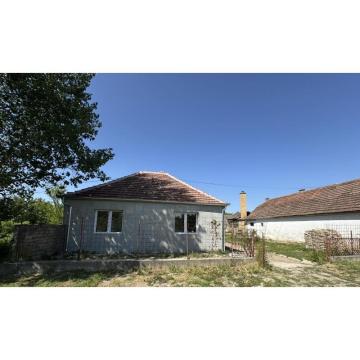 Kuća na prodaju 80m2 Sivac