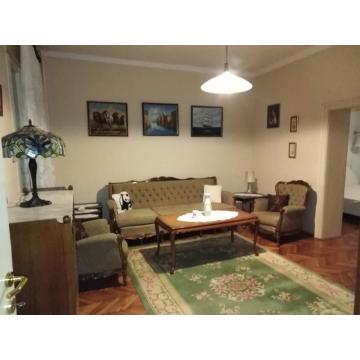 PRODAJEM odličan stan u mirnom delu Liona