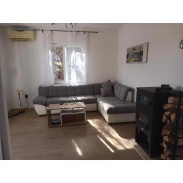 Kuća sa dvorištem kod Saobraćanog fakulteta