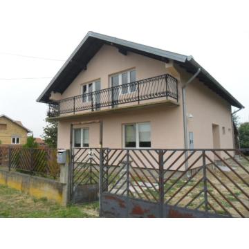 Prodajem kuću u Baču- Mali Bač