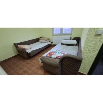 Smestaj za radnike T 062 36 46 77 