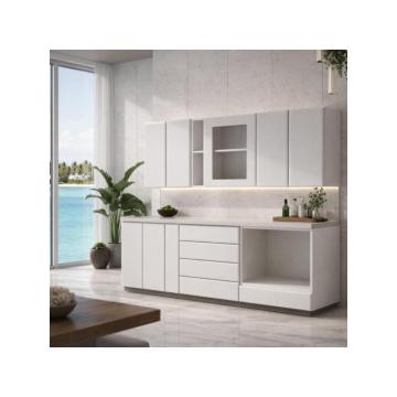 Moderna kuhinja od medijapana i univera  