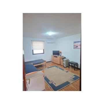 Zemun, izdajem nameštenu garsonjeru 28m2