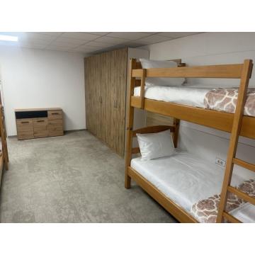 Izdajem sobe u Borči - hostelski tip smeštaja